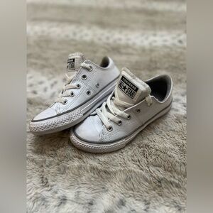 💥 2/$15!! Kid’s White Low Top Leather Converse